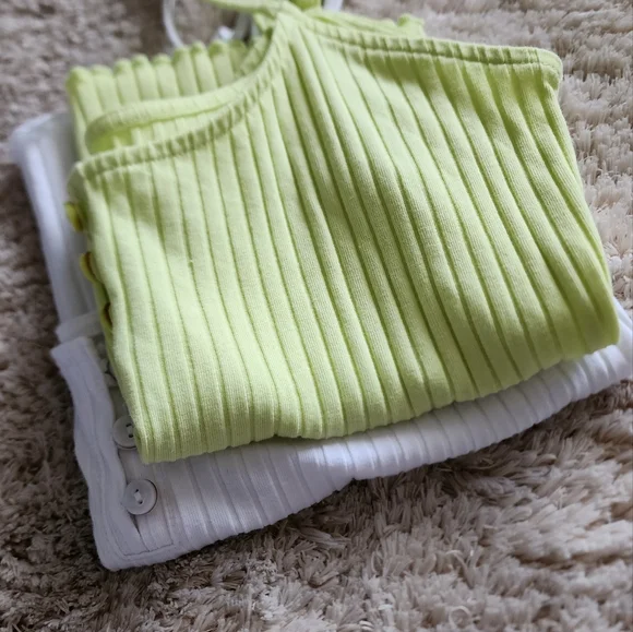 🤍Bundle!! American Eagle Crop tanks - Picture 7 of 8